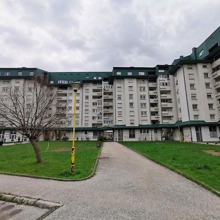 Family Apartment Τούζλα Εξωτερικό φωτογραφία