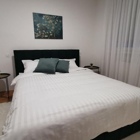 Family Apartment Τούζλα Εξωτερικό φωτογραφία