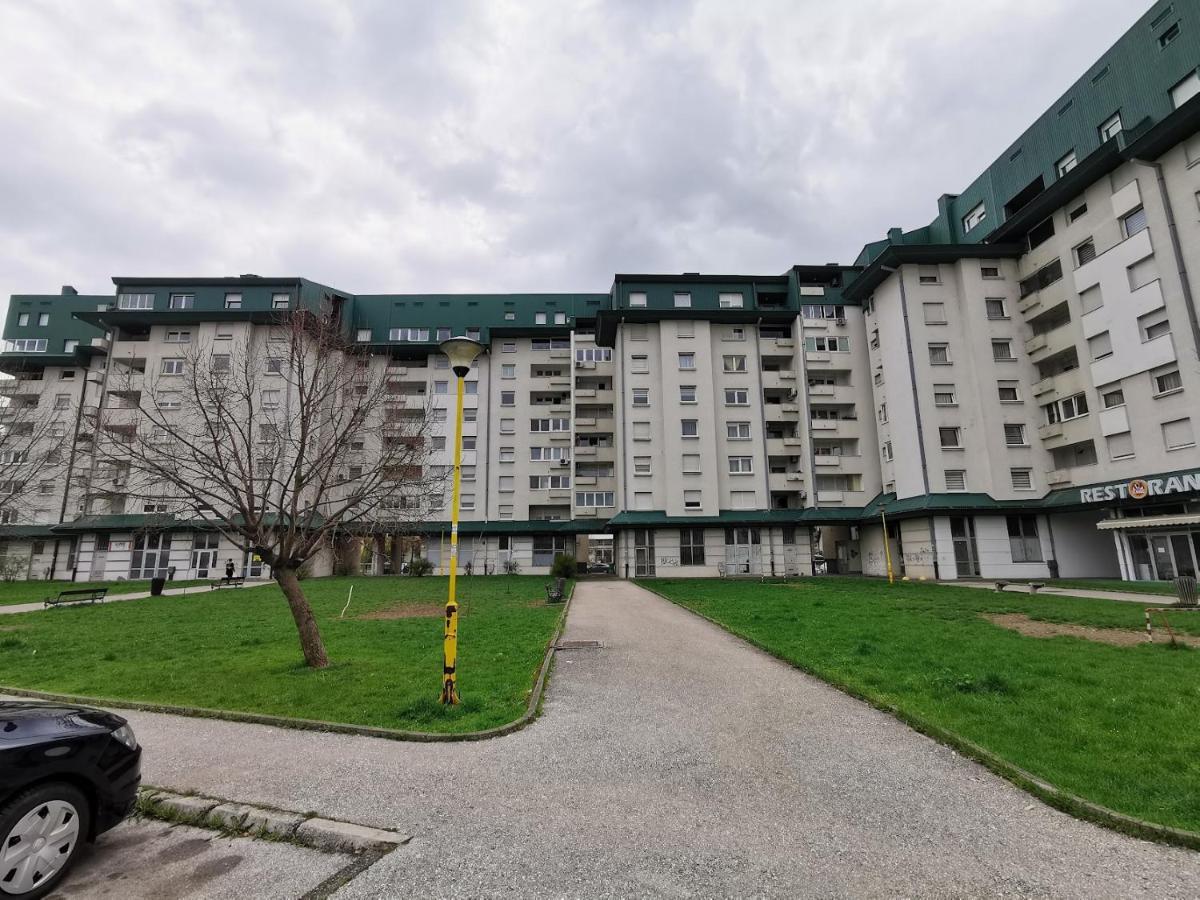 Family Apartment Τούζλα Εξωτερικό φωτογραφία
